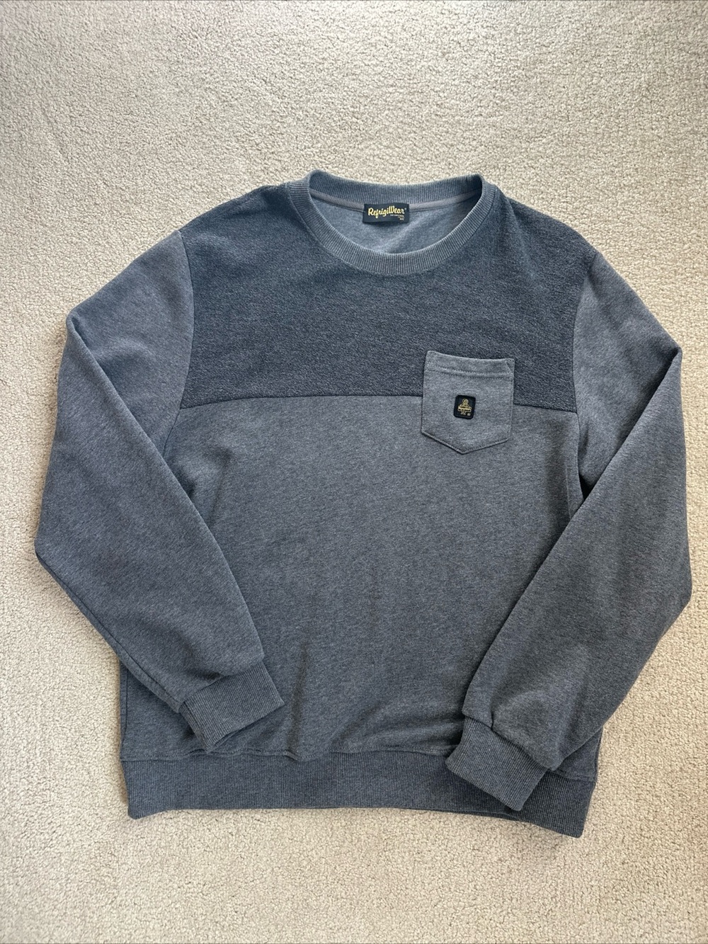 Refrigiwear New York Men's Crewneck Sweatshirt in Dark Gray